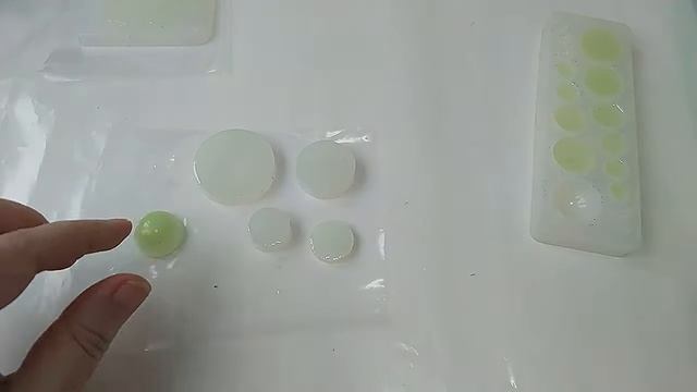 Медузы из эпоксидной смолы с люминофором смотреть онлайн