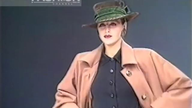"Yves Saint Laurent" Autumn Winter 1990 1991 Paris Pret a Porter Woman by Canale Moda смотреть онлайн