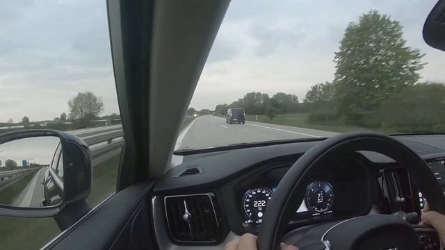 Volvo XC60 D5 0-227 km/h (141 mph) at top speed on Autobahn смотреть онлайн