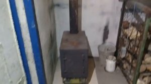 Печь в гараже.