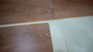 УКЛАДКА ЛАМИНАТА ЕДИНЫМ КОВРОМ В ЗАЛЕ, КУХНЕ И ПРИХОЖЕЙ