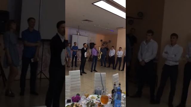 Вокал - А.Разгуляев. Саксофон - Д.Никитин-Белый лебедь смотреть онлайн