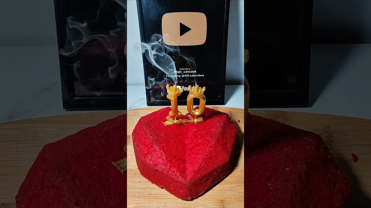 10 000 подписчиков, всем спасибо! Красный кекс в виде сердца #кулинария #cooking #кекс