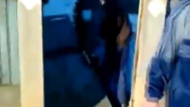 Жесткий спуск на санках смотреть онлайн