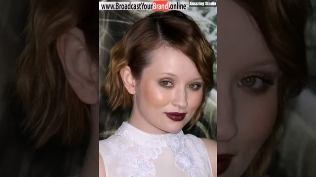 Short Wavy Bob With A Deep Side Parting смотреть онлайн