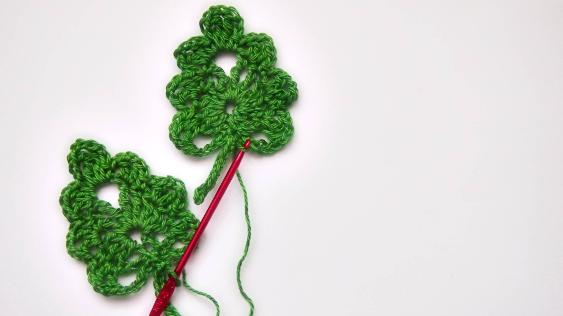 Простые ажурные листочки крючком. Simple openwork leaves crochet Урок 25 смотреть онлайн