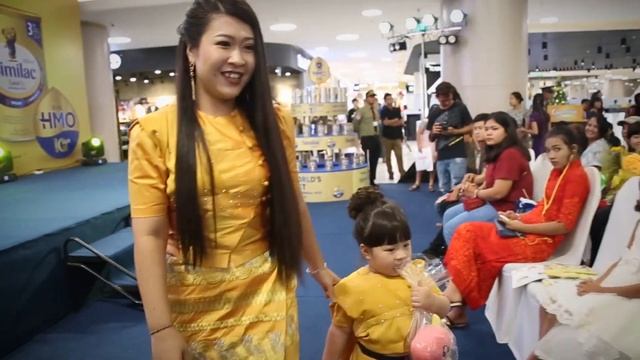 Similac Gain IQ Roadshow смотреть онлайн