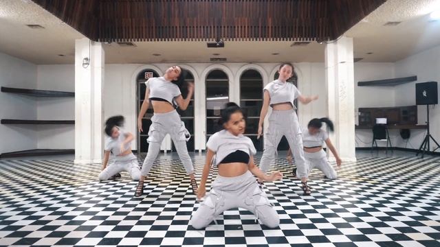 Ariana Grande - 7 rings (Dance Video) | @besperon Choreography смотреть онлайн