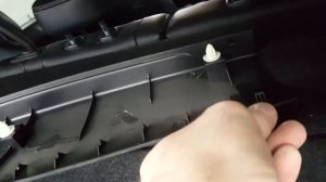 Как снять обшивку крышки багажника Митсубиси ASX