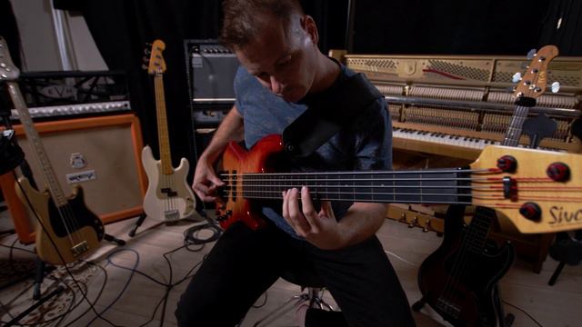 Dive into deep tones of your bass смотреть онлайн