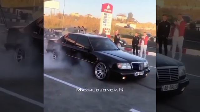 Mercedes-Benz W124 смотреть онлайн