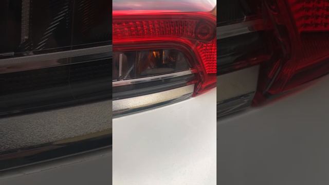 Toyota Corolla E210, запотела фара (область указателя поворота) смотреть онлайн