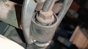 Как заменить задние амортизаторы Renault Laguna