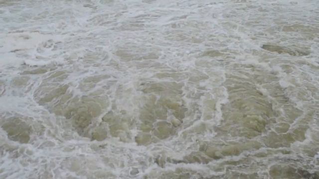 ГЭС сбрасывает воду смотреть онлайн