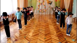Танец джентльменов. ДОУ №8 "Малыш", г.Шахтёрск