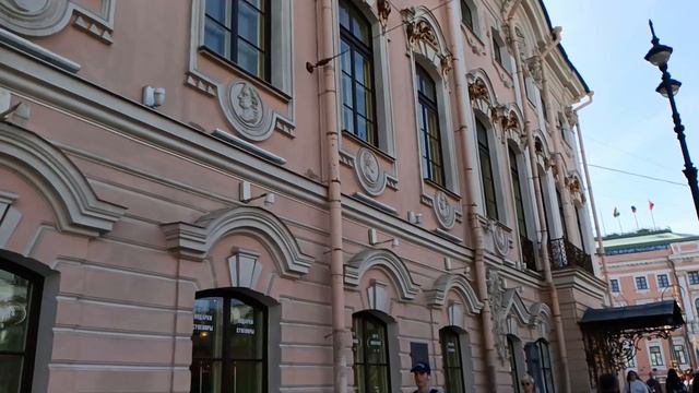 Небольшая прогулка по Невскому проспекту смотреть онлайн