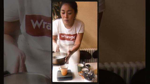 Hot Golden Milk Latte in 3 STEPS ! смотреть онлайн