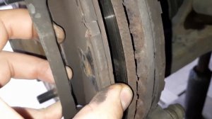 ? Pajero IV замена тормозных колодок ( там сгнило всё ?)