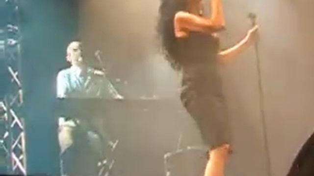 Rita - The Show Must Go On (cover by Queen - piano show 2004) смотреть онлайн
