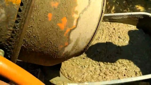 заливка бетонной стяжки в сарае смотреть онлайн