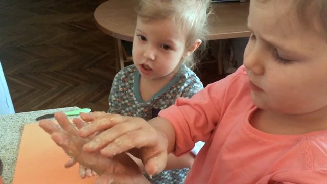 Крошки Поварешки Варим суп с Фрикадельками kids are cooking cooking dinner смотреть онлайн