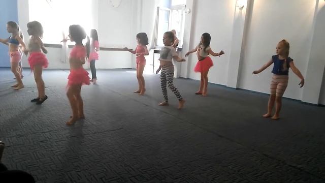 Восточные танцы дети. The Sheikh Ali School Кривой Рог смотреть онлайн