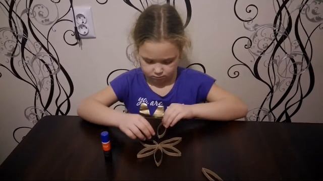 Снежинки из втулок от туалетной бумаги /мастер класс снежинка/новый год! смотреть онлайн