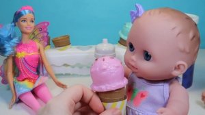 Пупсики Каришка, Маришка и Иришка покупают мороженое у Куклы Барби Феи