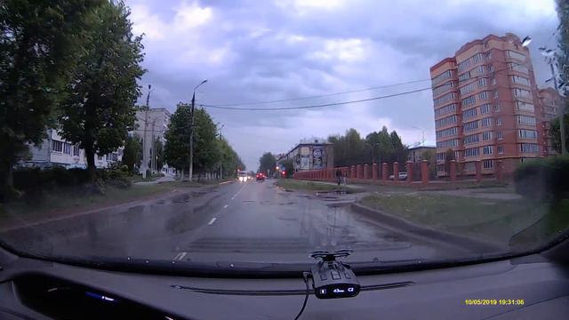 Новомосковск,проезд на красный и мгновенная карма смотреть онлайн