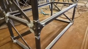 Мангальная зона в стиле Лофт. Столик с каменной столешницей и шикарная дровница.