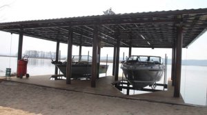 Новый уровень комфорта и безопасности на воде: Гидравлические подъемники для катеров, яхт и лодок.