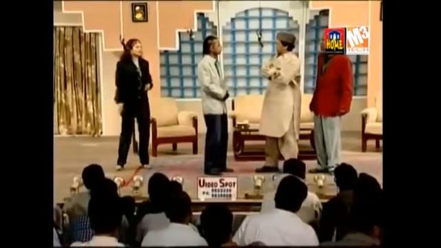 Umer Sharif out of Script 04 смотреть онлайн