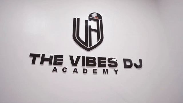 WELCOME TO THE VIBES DJ ACADEMY смотреть онлайн