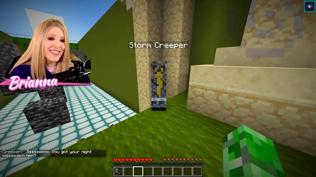 I Found a CREEPER Only Minecraft Server! смотреть онлайн