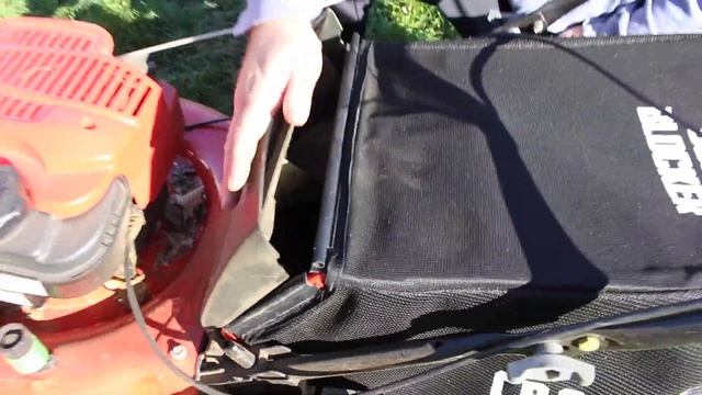 Putting Bagger on a Craftsman M230 walk behind mower with Briggs and Stratton смотреть онлайн