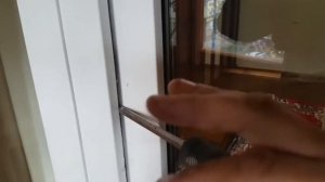 ? Как открыть пластиковое окно снаружи, с помощью отвертки ? без повреждений