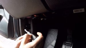Как снять ручку открывания капота и добраться до проводки Шкода Октавия А7