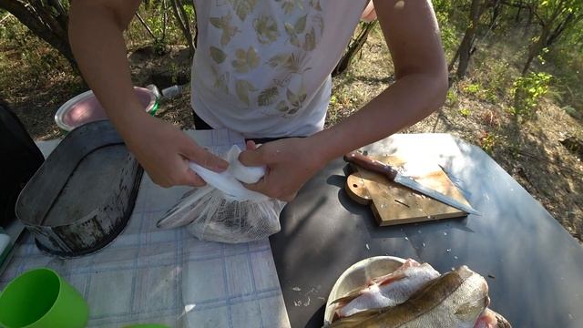 35. Уха на Волге!!! Волжская вкуснятина! Вольск. смотреть онлайн