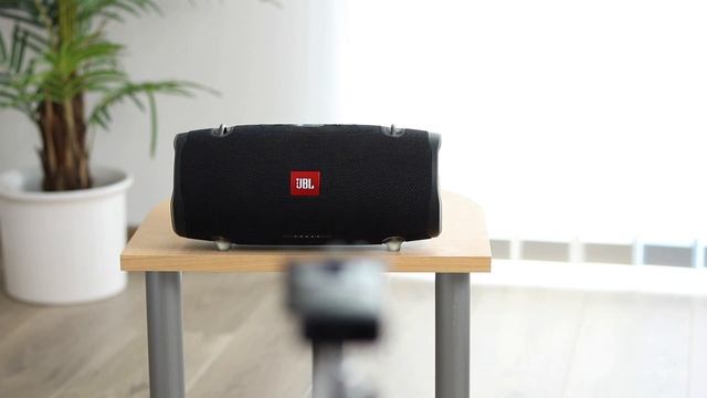 UE Megaboom 3 vs JBL Xtreme 2 Max Volume Comparison смотреть онлайн