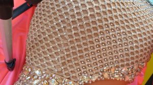 Декор бального платья стразами