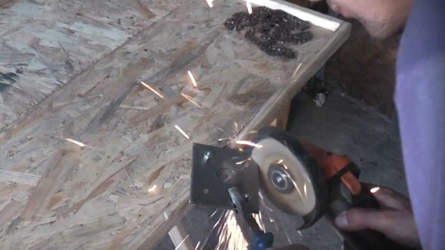 Старая цепь из бензопилы..... смотреть онлайн