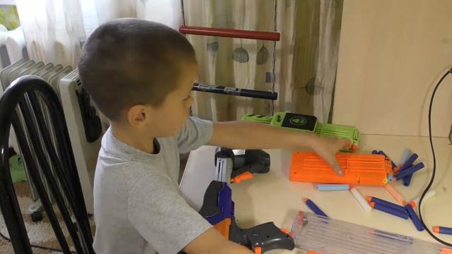 ОБЗОРЫ супер БЛАСТЕРОВ НЕРФ [NERF] и других автоматов 1 часть😀 смотреть онлайн