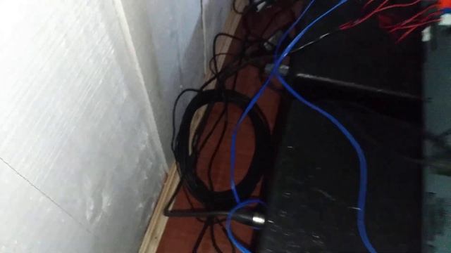 CL98 LG tocando com sub de 12" da NHL. Monstro de graves. смотреть онлайн