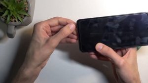 How to Insert SIM Card into XIAOMI 12 Lite