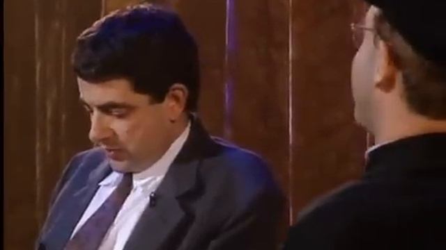 Rowan Atkinson interviewing Elton John смотреть онлайн