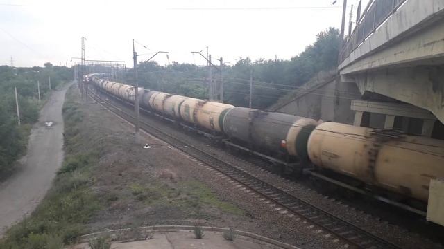 Встреча грузового и пассажирского поездов смотреть онлайн