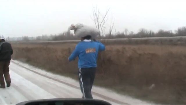 Силовые бега. Макеевка, 26 ноября 2011. Бег с мешком 50 кг, 1500 м, время 14:06. смотреть онлайн