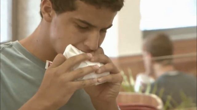 Move Over, Astronaut Food!: Brazilian Fast Food Chain Introduces Edible Burger Wrappers