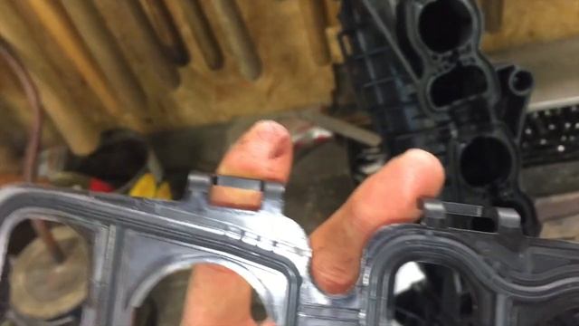 BMW N47 / N57 / B47 / B57 / B37 Ansaugbrücke reinigen / Ruß entfernen смотреть онлайн