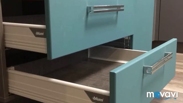 Угловая кухня с двухуровневыми верхними шкафами от PRO Мебель. смотреть онлайн